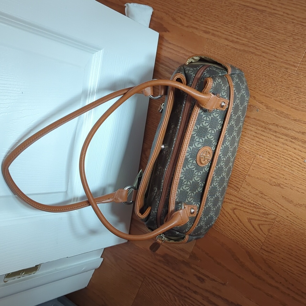 NWT Gianni Bernini block signature shoulder bag